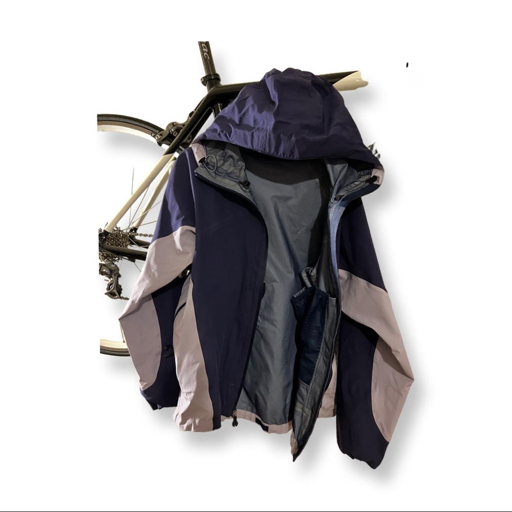 Patagonia rain coat//ski jacket with layers - Picture 3 of 6